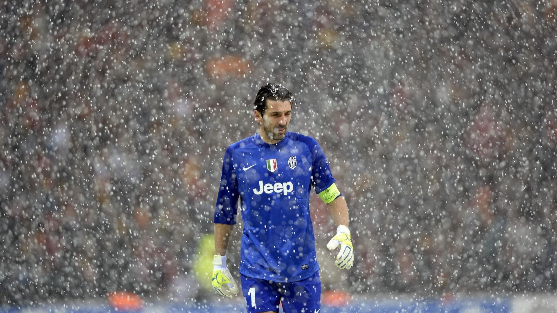 开云电竞服务-五大联赛争冠球队的防守区域战术差异分析，五大联赛各球队的关系