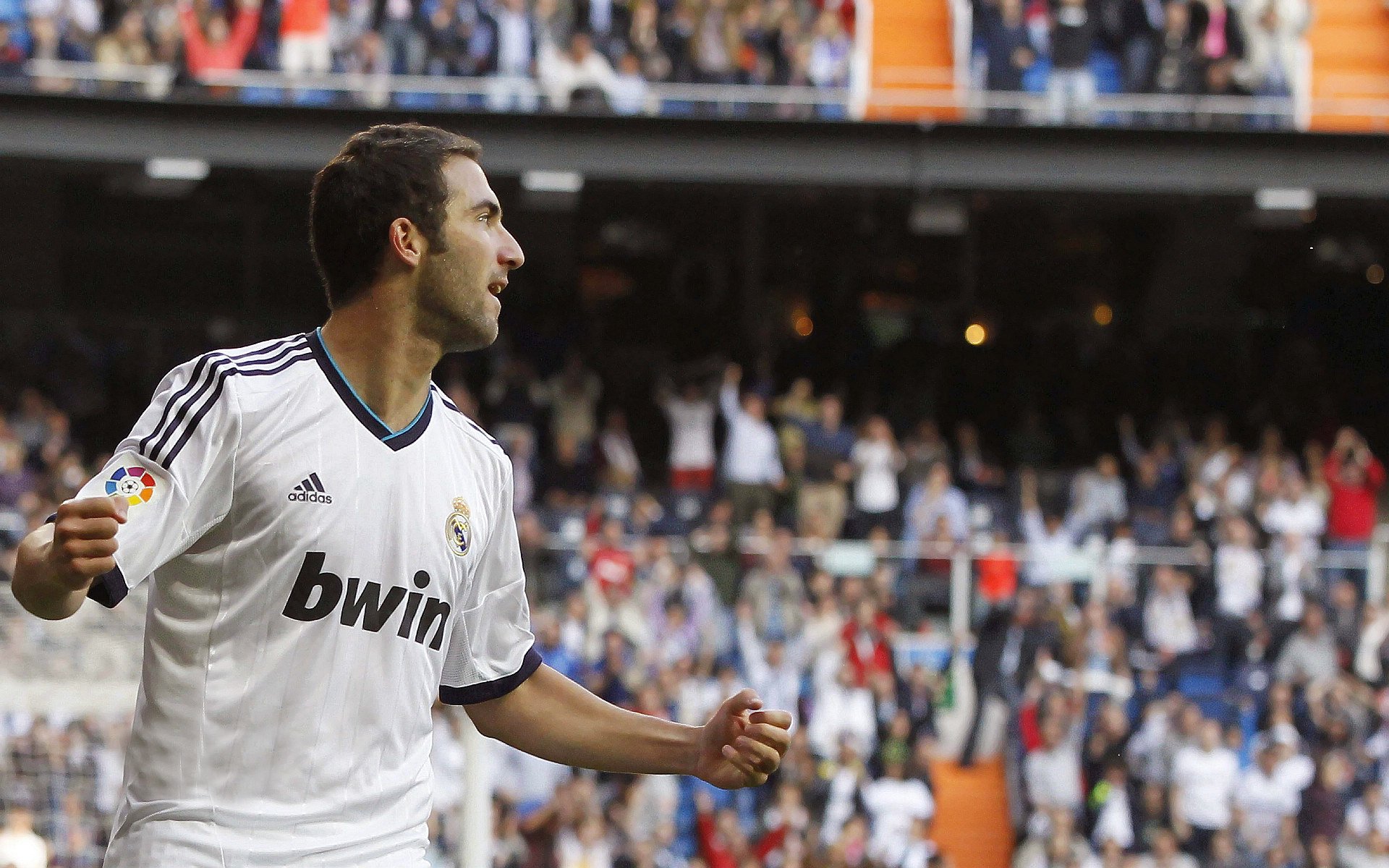 开云官网入口-体育明星社交平台带动赛事宣传热度，打造体育明星